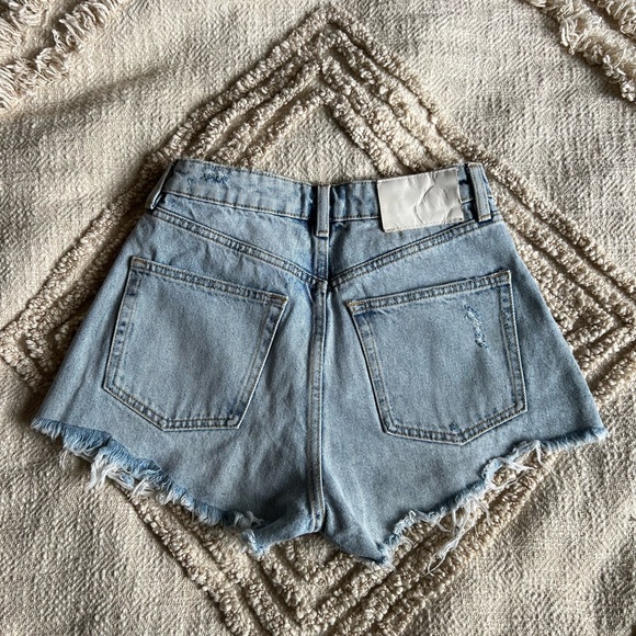 Zara High Waisted Denim Shorts - sz 2 - Picture 2 of 4